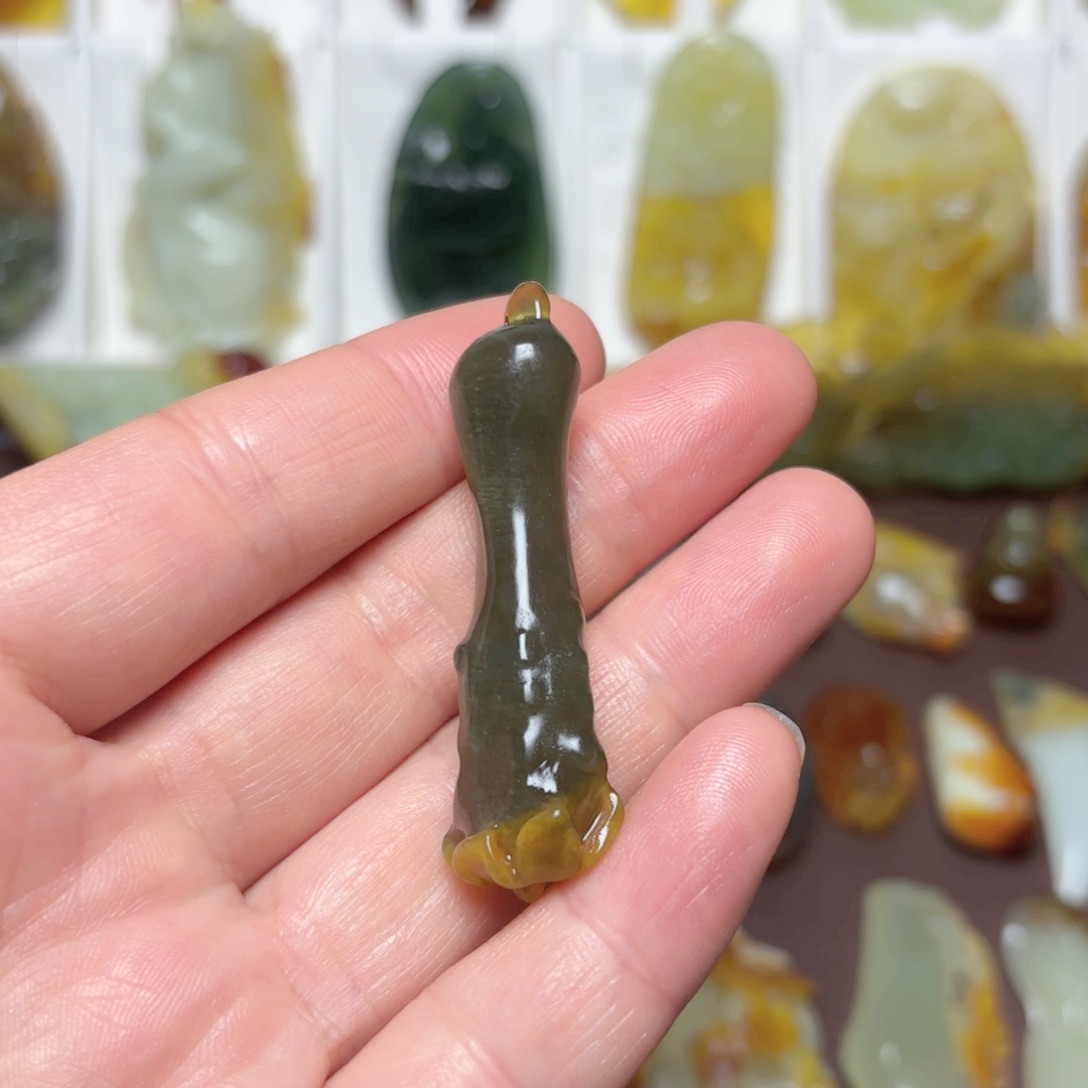 蛇纹石玉吊坠(不含链)未镶嵌