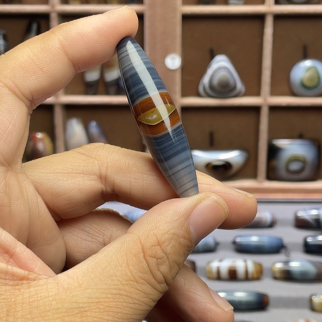 摸***后玛瑙/玉髓合金颈饰