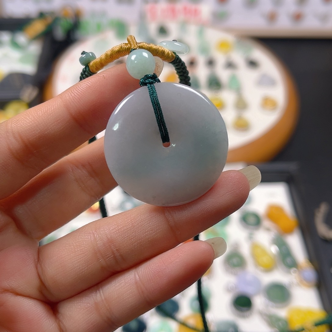 【闪购商品】翡翠颈饰未镶嵌?**茶吊坠