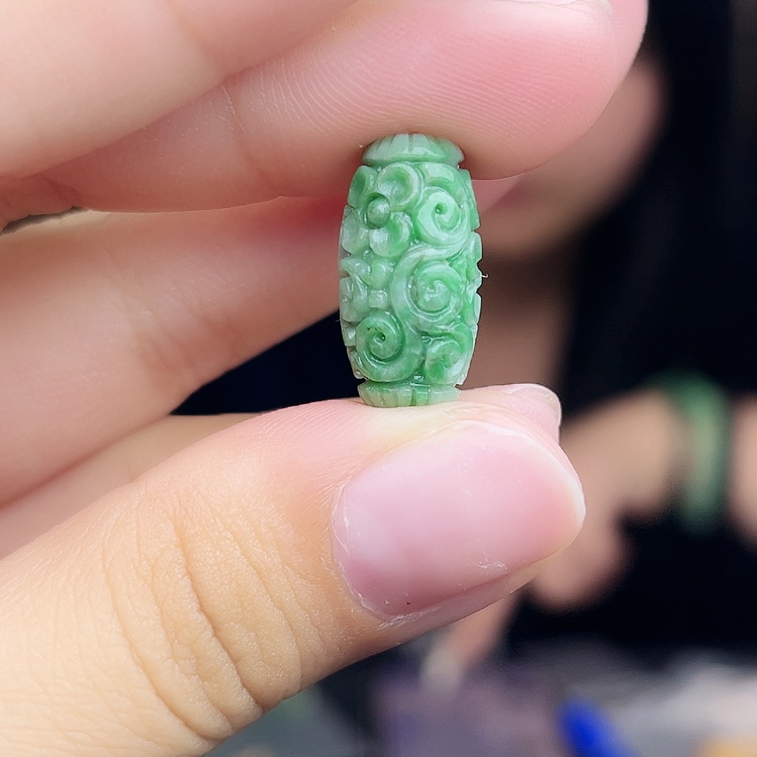 颈饰未镶嵌翡翠多样性