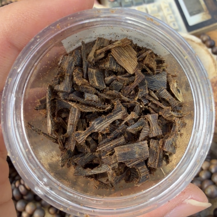 沉香碎屑沉香10克沉水碎料多样性发一