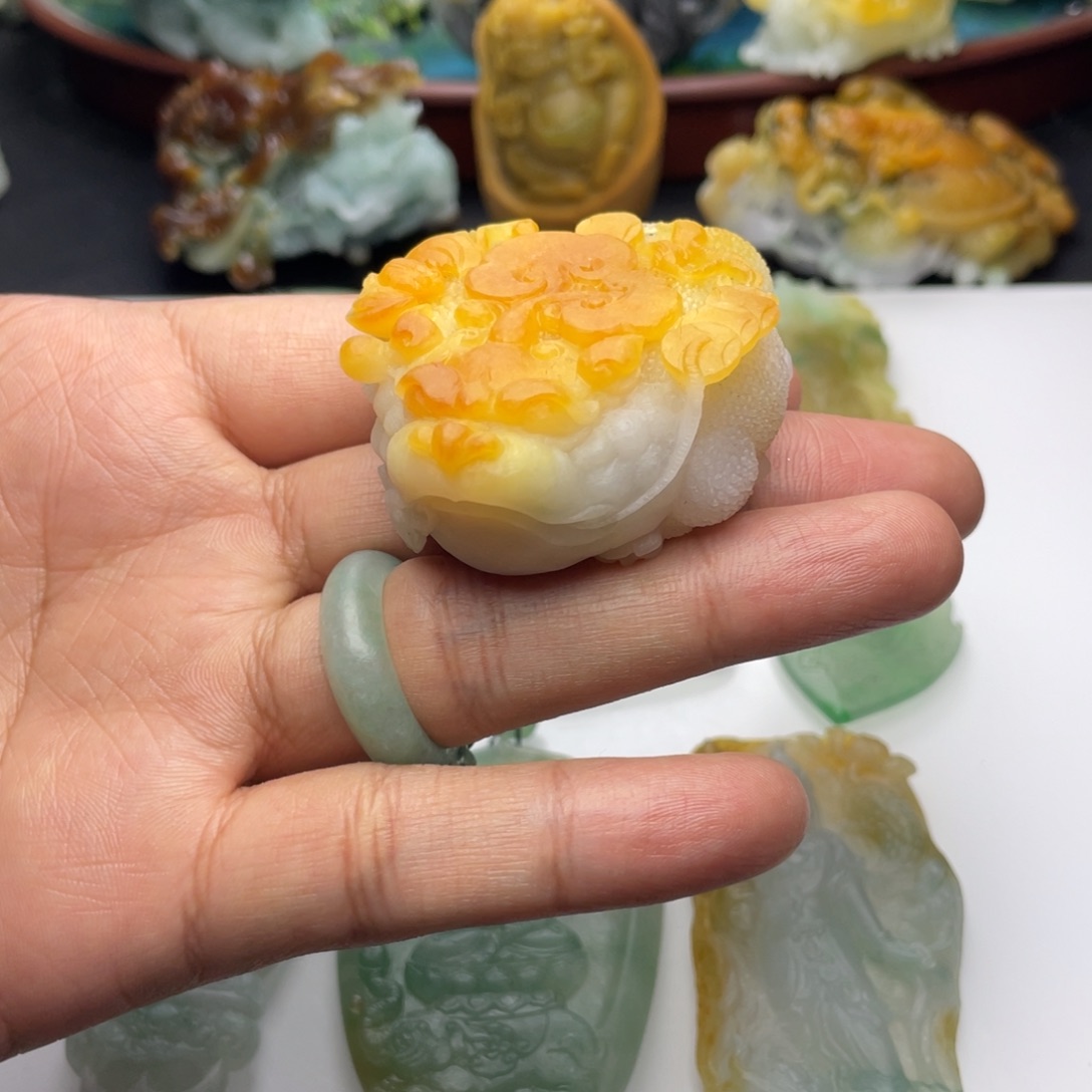 定制翡翠未镶嵌金蟾