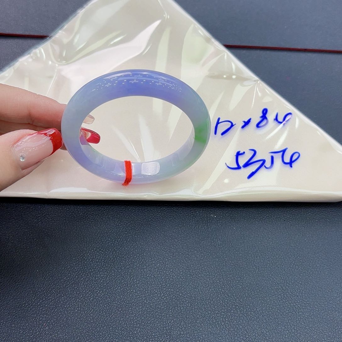 翡翠手镯未镶嵌手镯