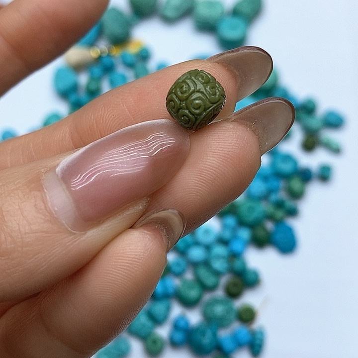 绿松石未镶嵌珠宝奇石