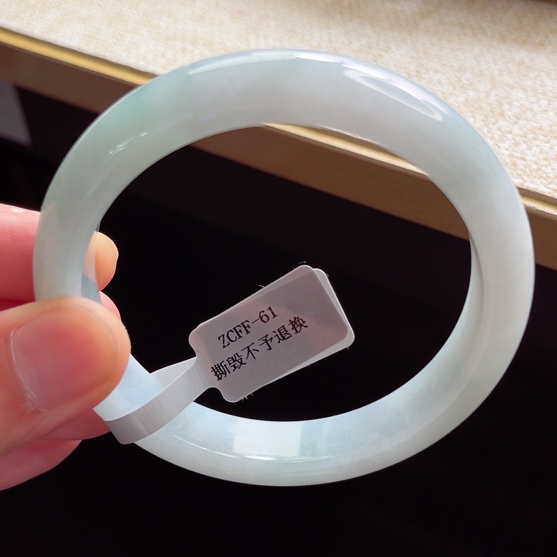 翡翠手镯未镶嵌手镯