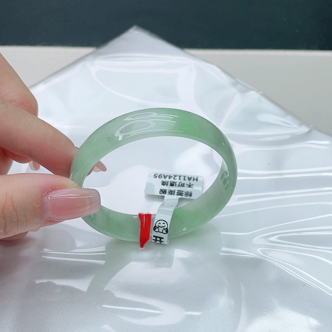 翡翠手镯未镶嵌正52.5