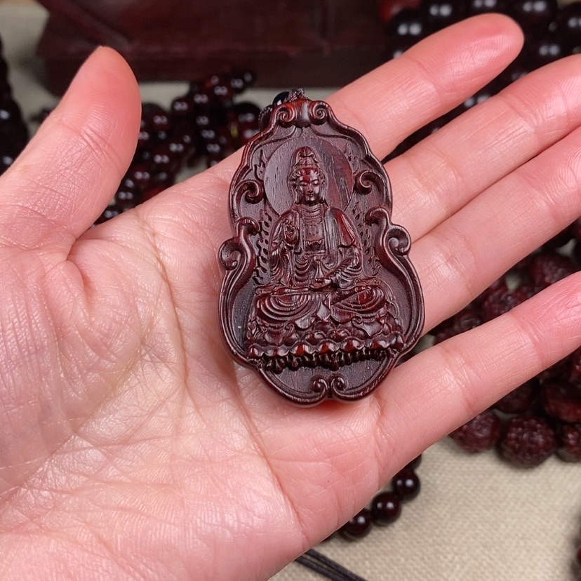 【闪购商品】小叶紫檀吊坠Q****学吊牌