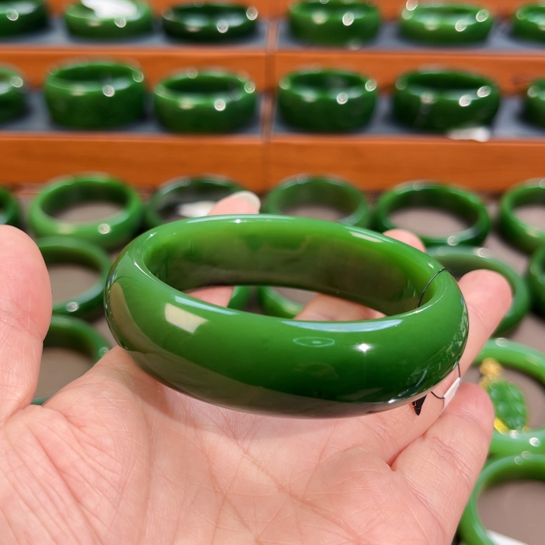 未镶嵌手镯和田玉（碧玉）