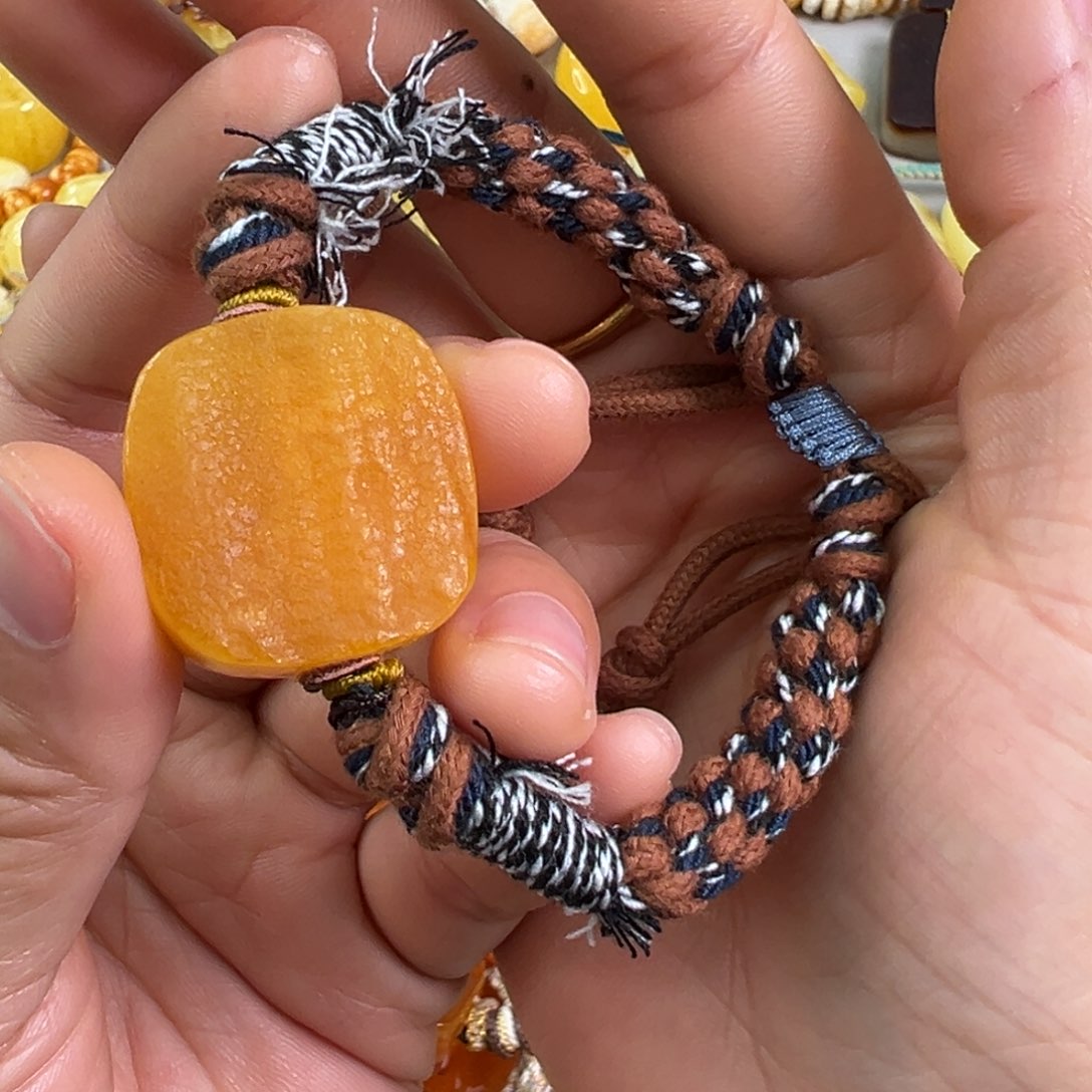 蜜蜡裸石未镶嵌蜜蜡