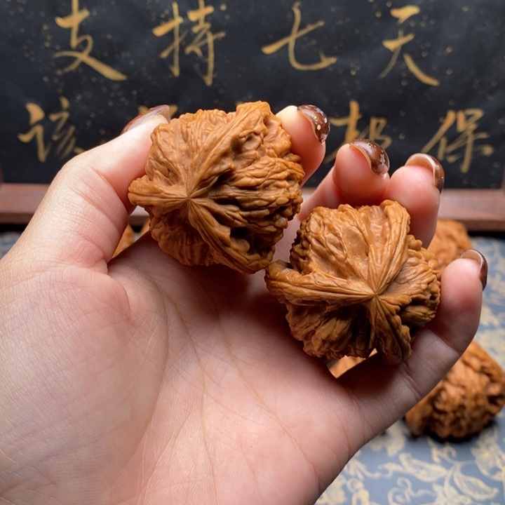 斌***子吊坠文玩核桃白狮