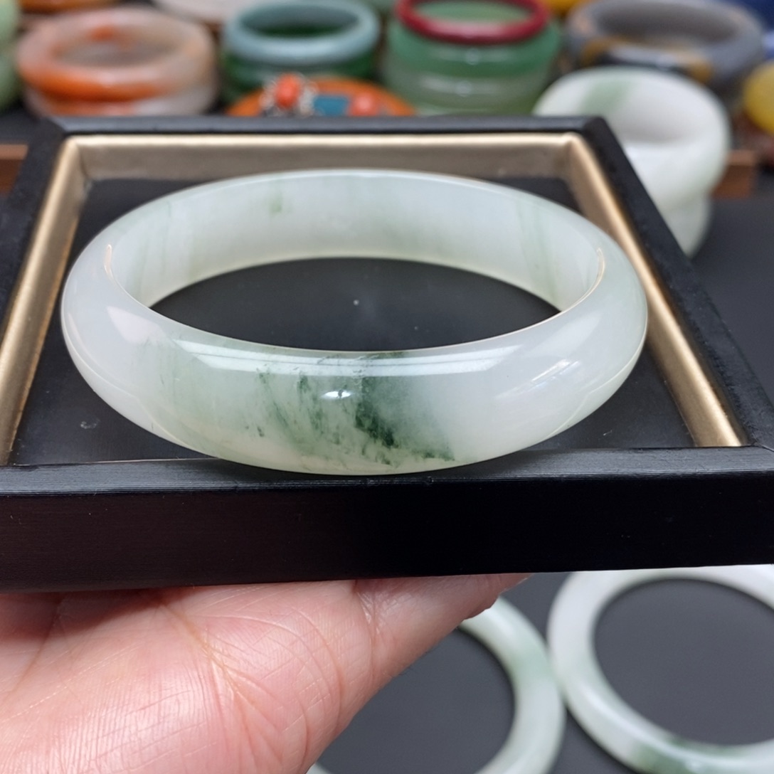 石英质玉手镯60口径未镶嵌