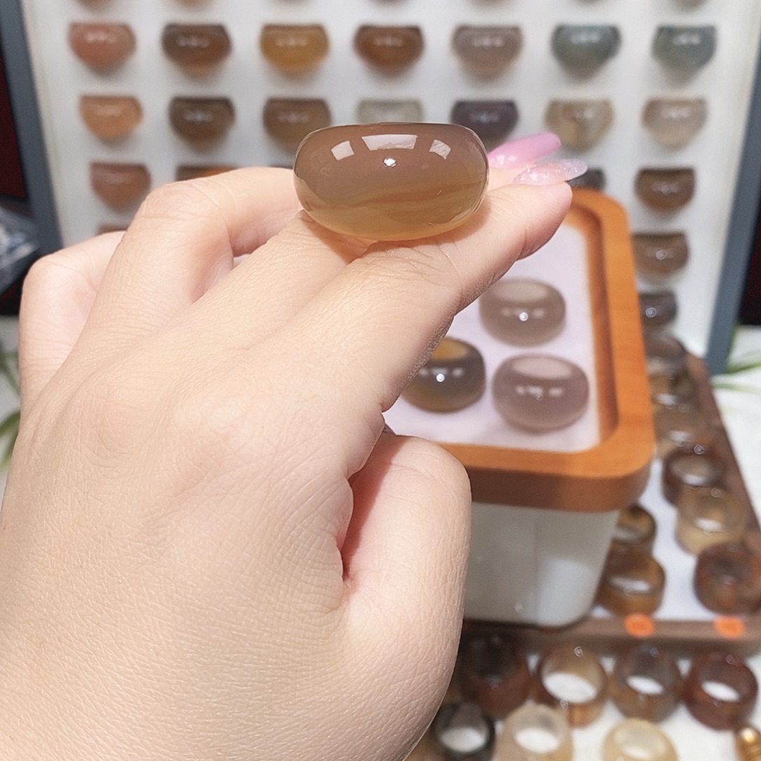 牡***丹玛瑙/玉髓未镶嵌戒指