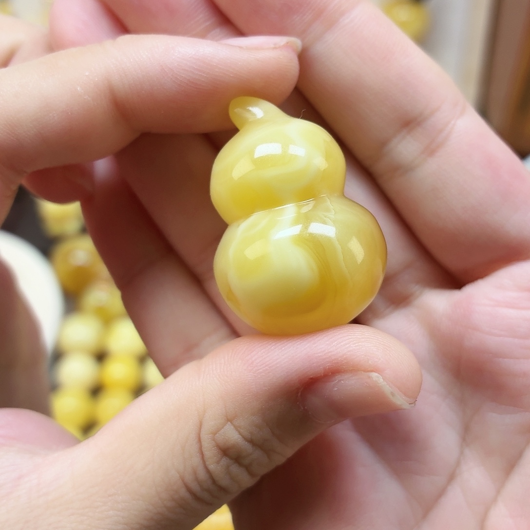 蜜蜡未镶嵌裸石9.4g