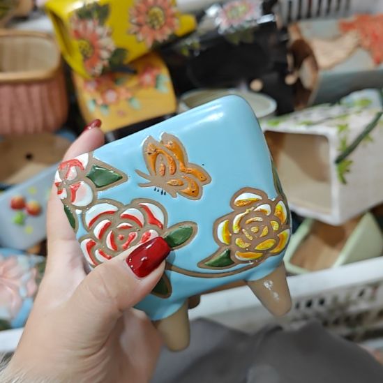 当场拍满15元发货不凑不发，花盆盆口不方不圆有针孔黑点是正常的，