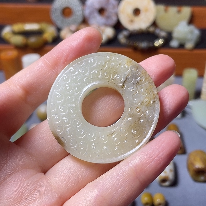 用***6和田玉（糖玉）未镶嵌颈饰