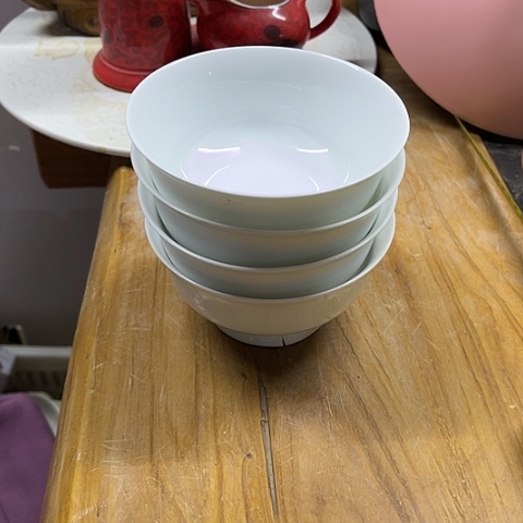 微瑕，不能明火，口径11.5高5.5，4个骨瓷碗