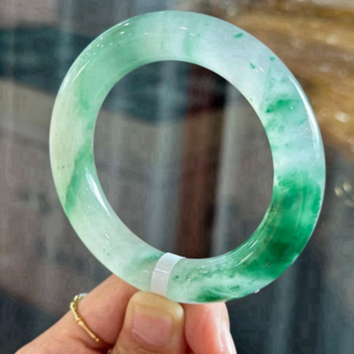 翡翠手镯（根据直播间价格拍）