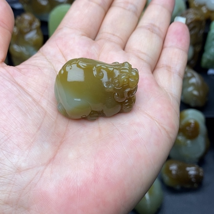 颈饰未镶嵌和田玉
