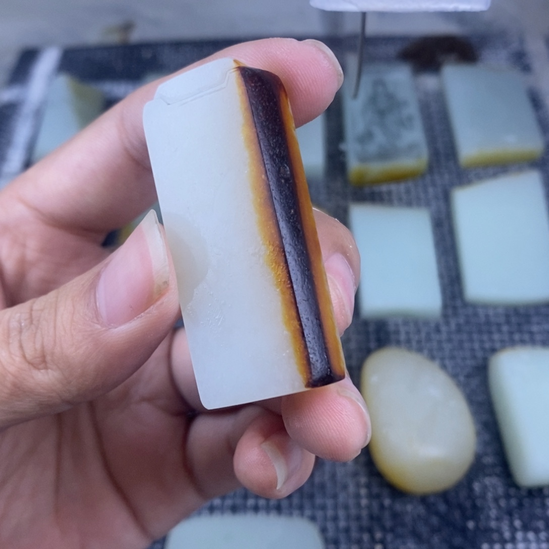 林***以定制和田玉未镶嵌定制