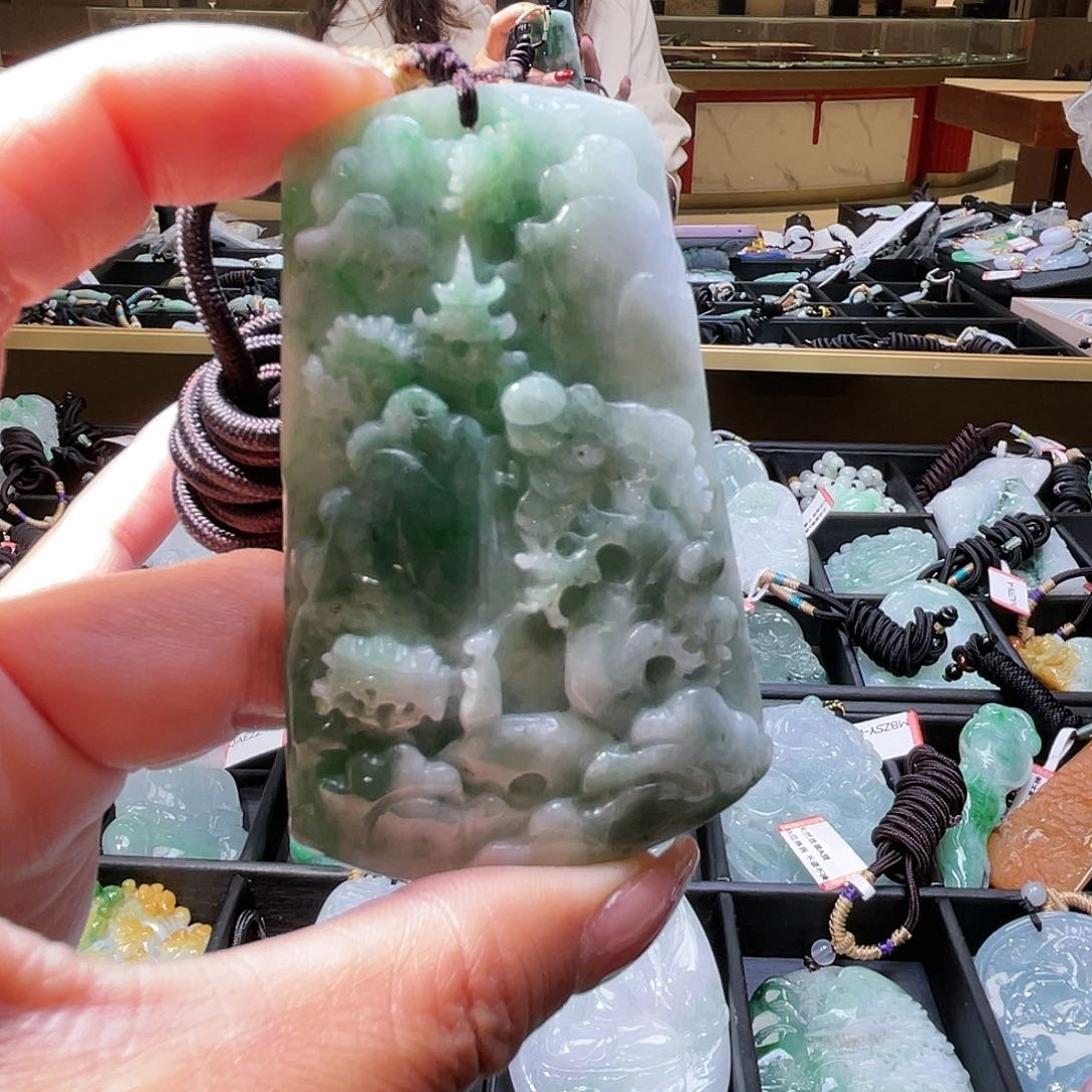 翡翠颈饰未镶嵌一个