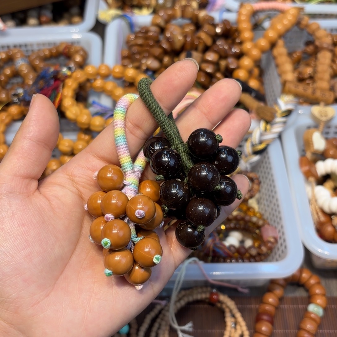 白玉菩提吊坠葡萄串