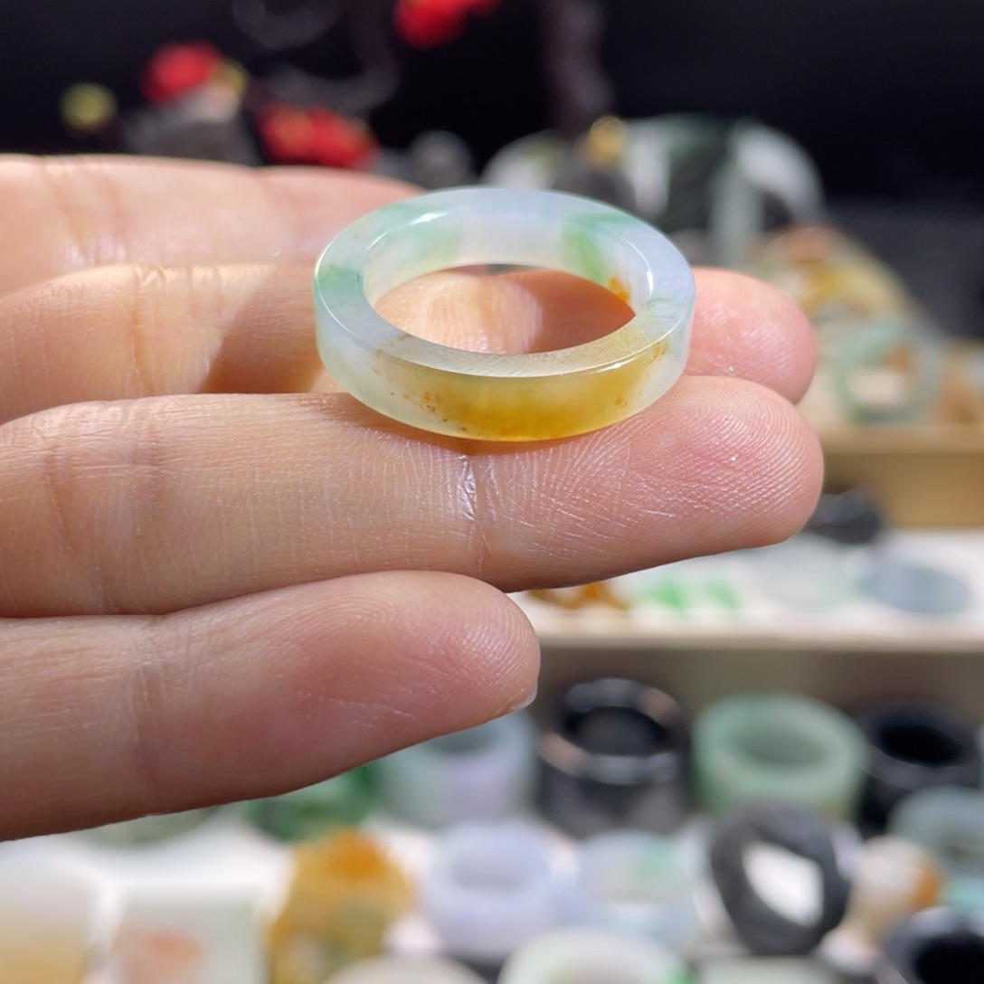 定制翡翠未镶嵌戒指