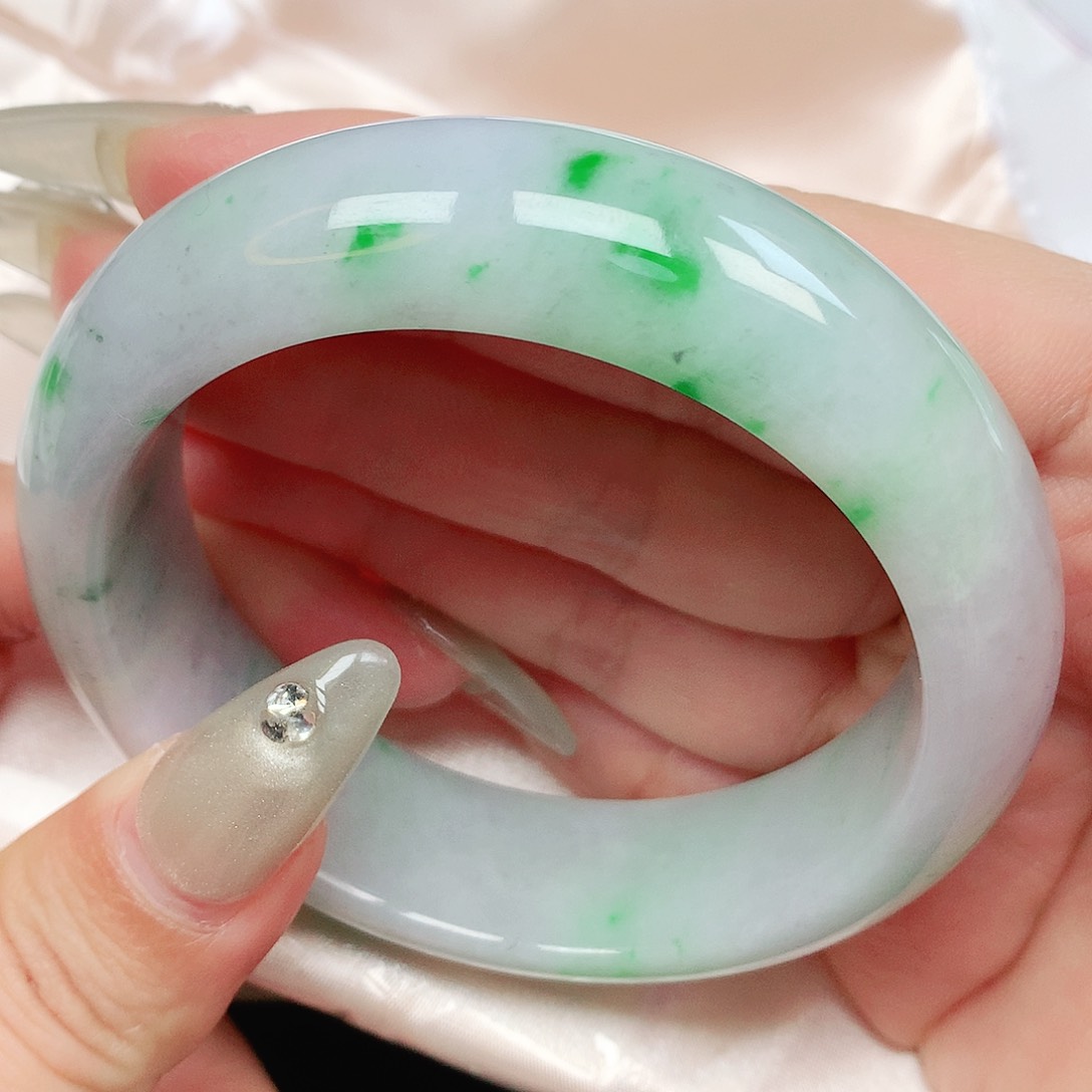 翡翠手镯未镶嵌抖音669