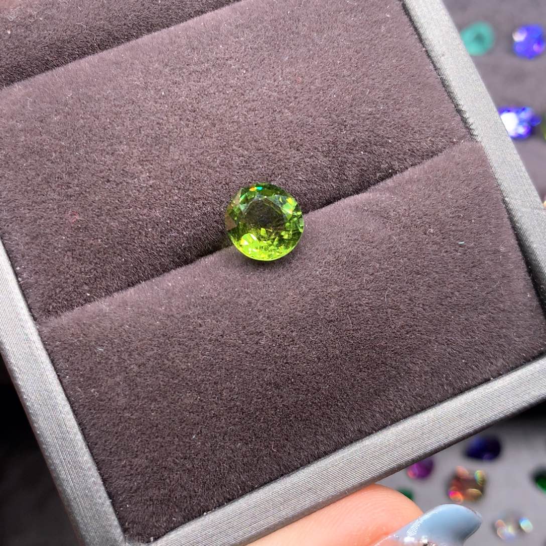 碧玺2.09克拉绿碧玺未镶嵌