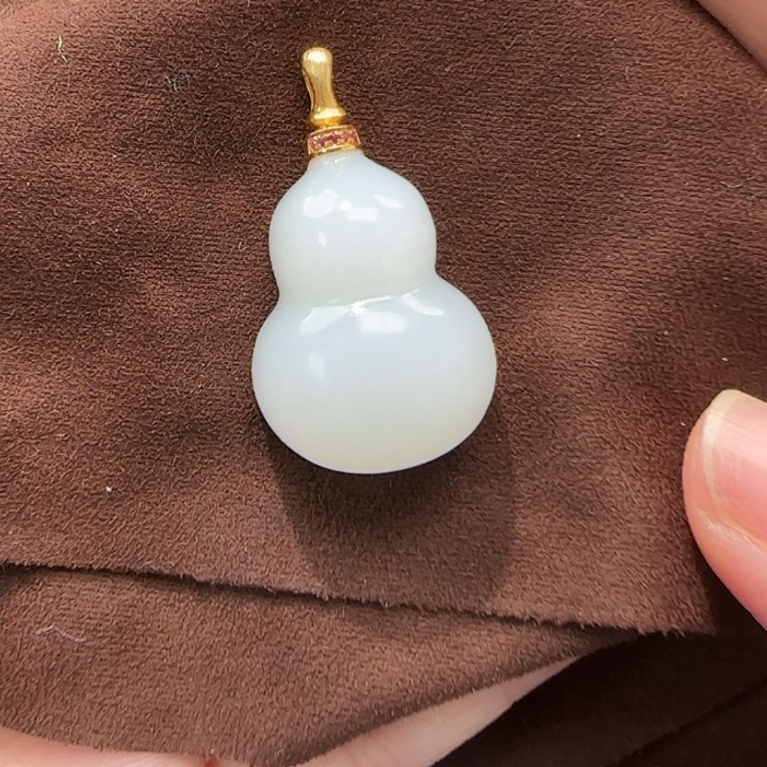 风***.和田玉未镶嵌颈饰