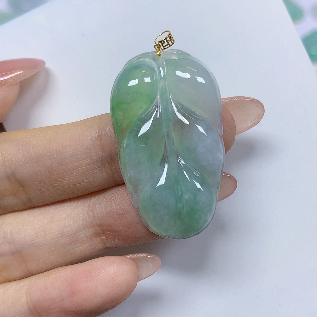 翡翠18K金镶嵌颈饰挂件