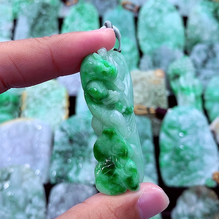 吊坠(不含链)未镶嵌翡翠