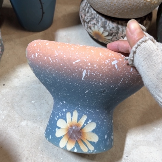 罐默认微瑕，有孔编号13-218