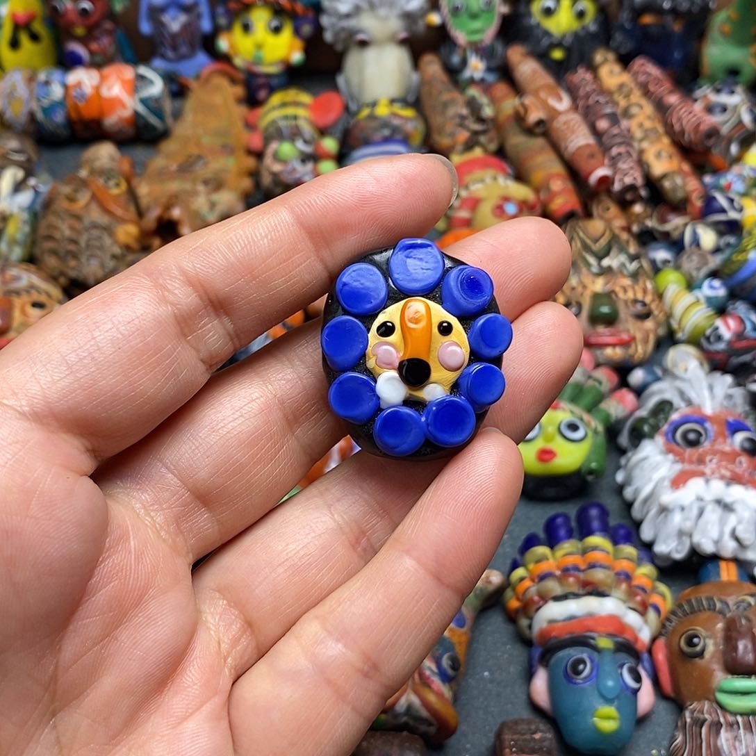 琉璃颈饰新款小狮子