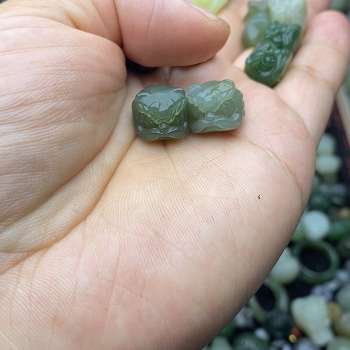 努***力和田玉未镶嵌颈饰