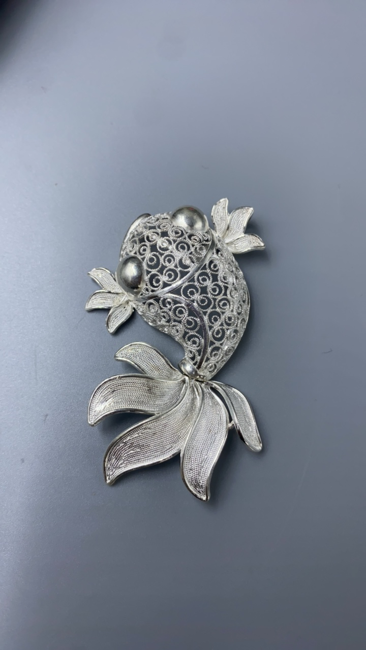 吊坠足银 足银拉丝金鱼吊坠