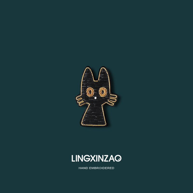 黄铜布艺胸针 精致可爱猫咪胸针设计感小众衣服别针配饰手工刺绣