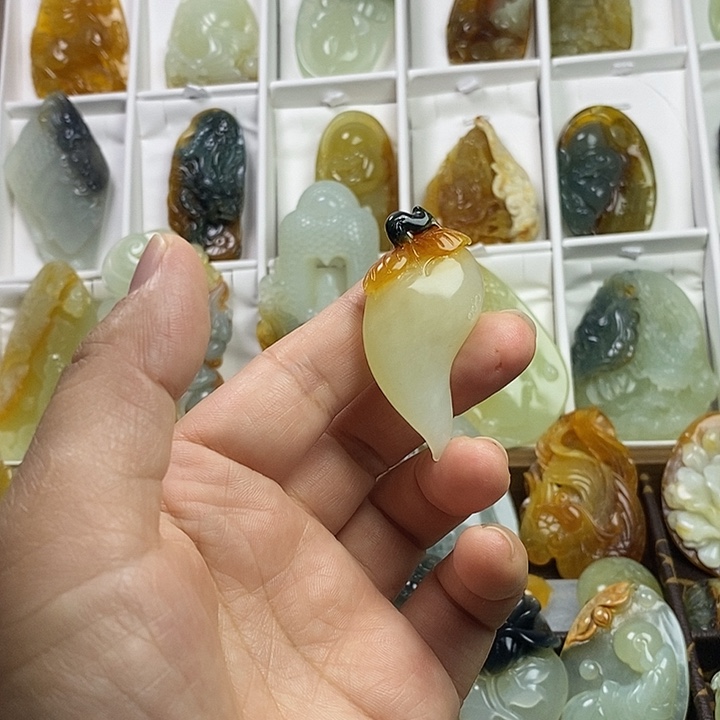 蛇纹石玉未镶嵌吊坠(不含链)