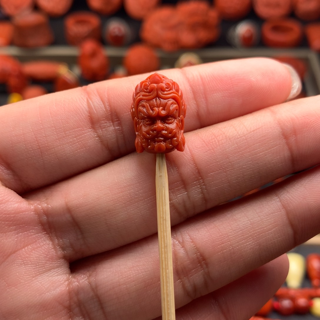 南红玛瑙精工雕刻黄财神11+未镶嵌