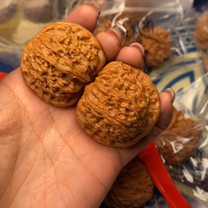 桃核吊坠红狮子43全品