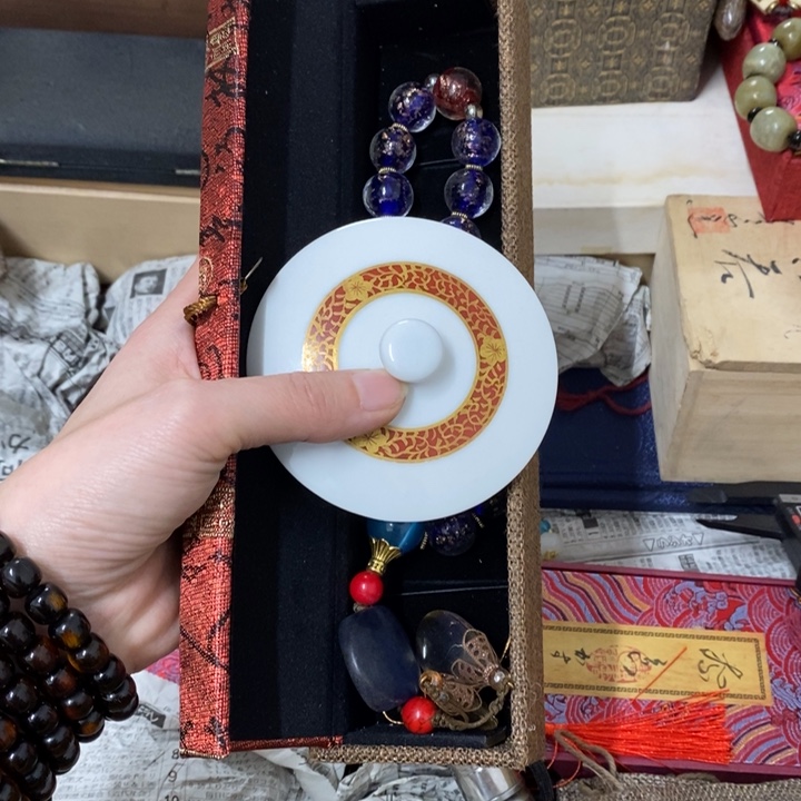 瓷片哈中古工艺品一件