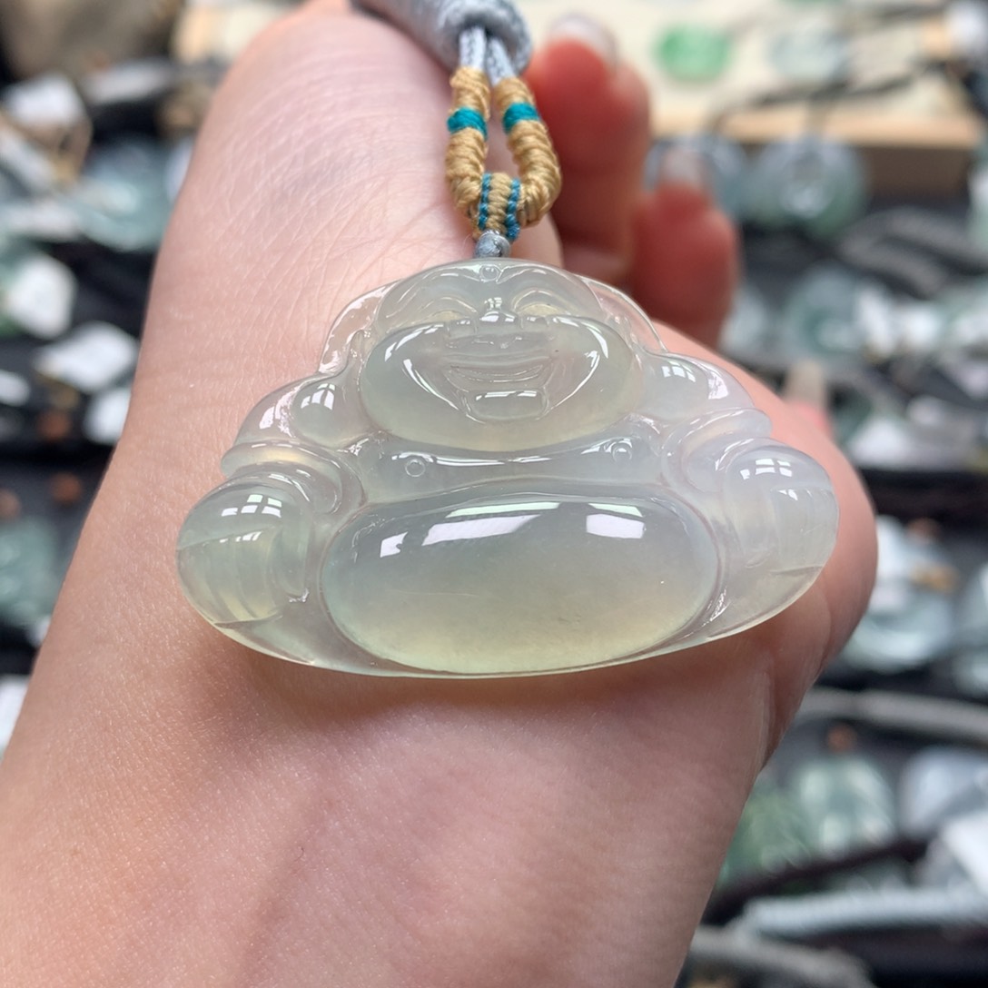 翡翠颈饰未镶嵌佛公