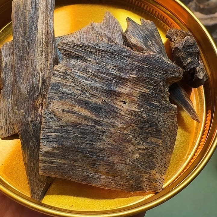 沉香碎屑沉香海南高端红棋树心油醇化老料20克