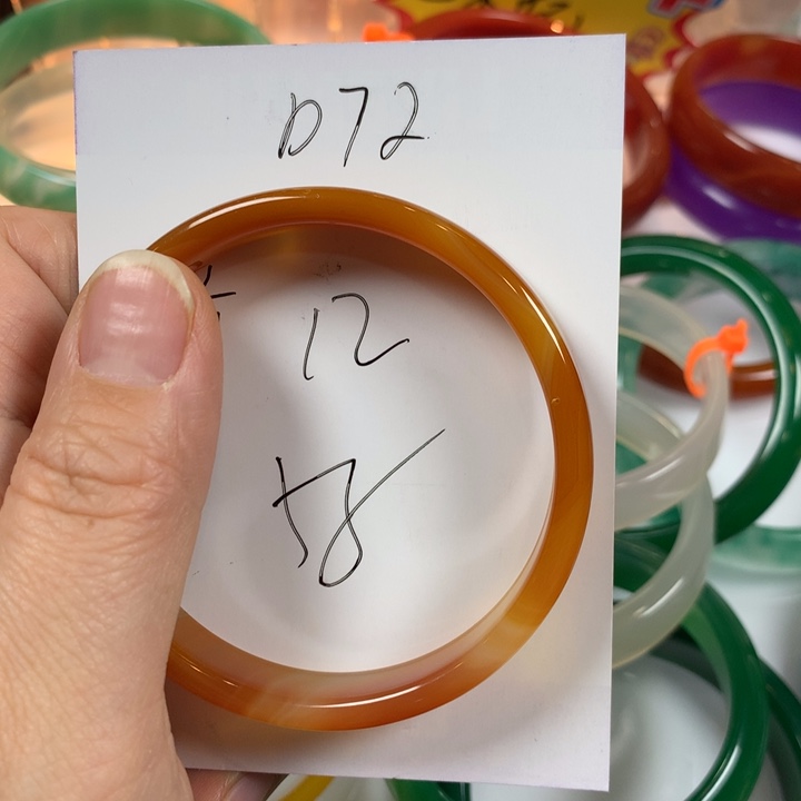 叶***叶玛瑙/玉髓未镶嵌手镯