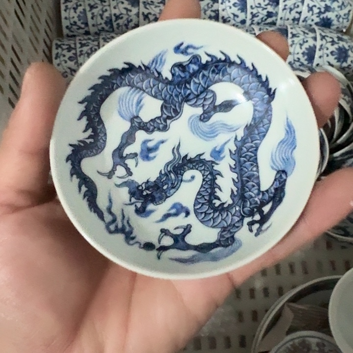 摆件青花铠甲龙普洱杯