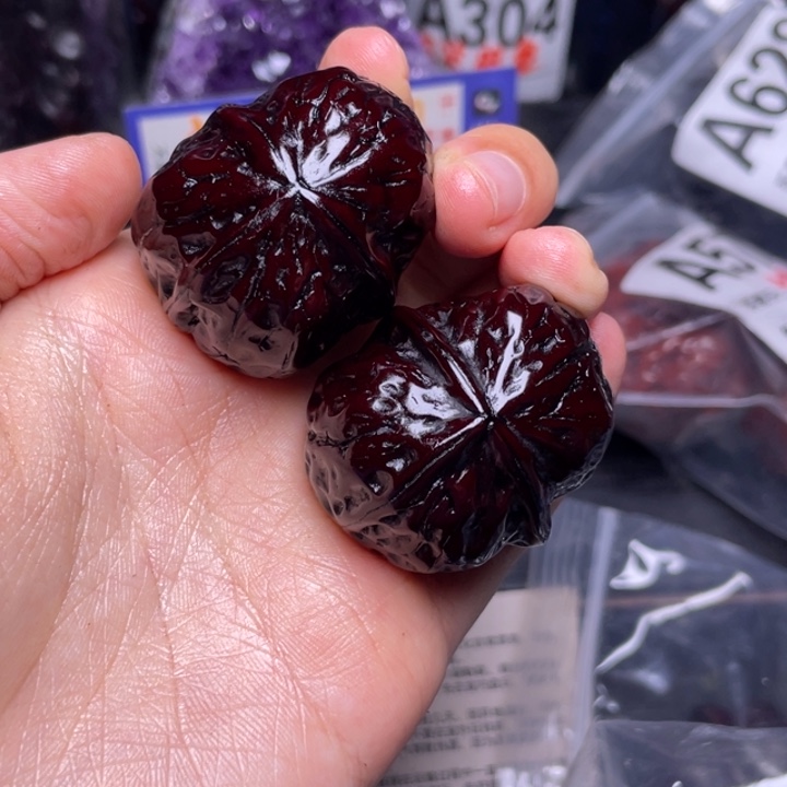 文玩核桃把件云铁三棱