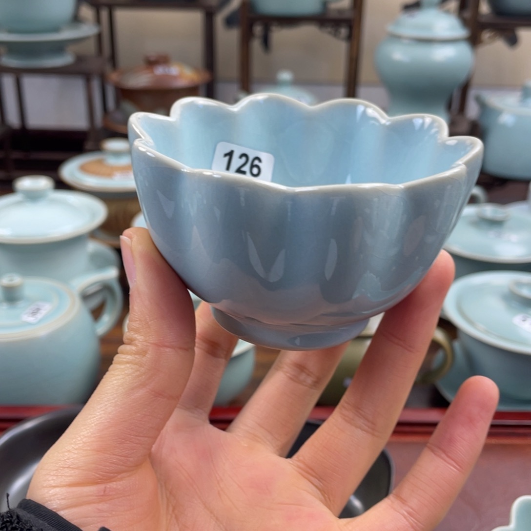 微瑕天青莲花杯子…………$