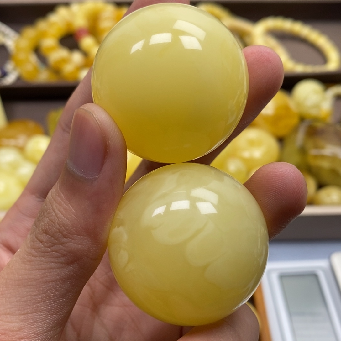 觉***.琥珀未镶嵌裸石蜜蜡