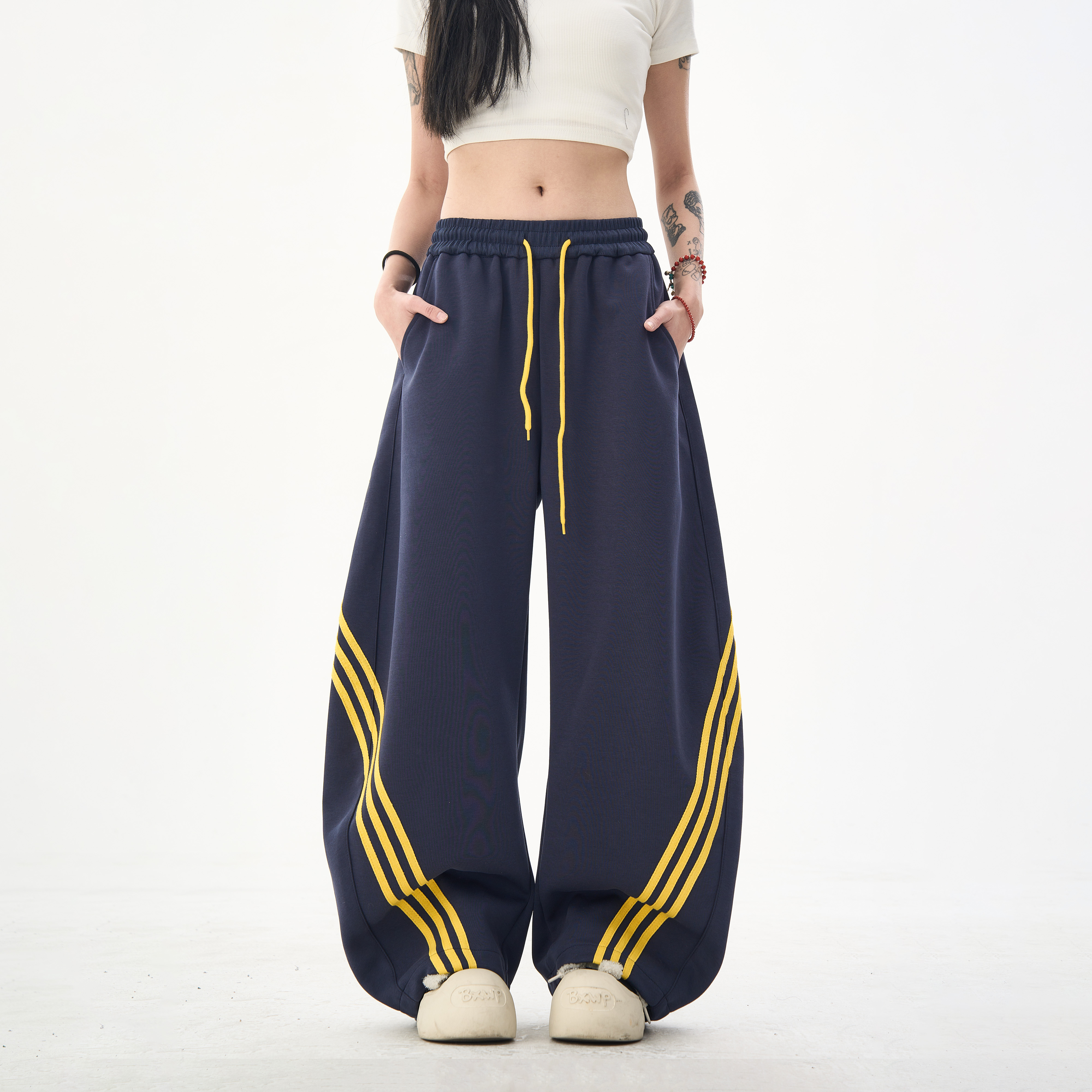 JADEQILIN美式复古三条杠阔腿弯刀卫裤男女重磅宽松休闲运动潮裤