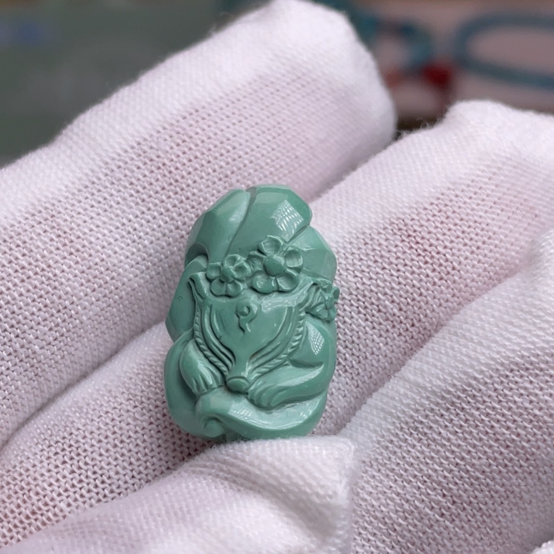 绿松石未镶嵌珠宝奇石