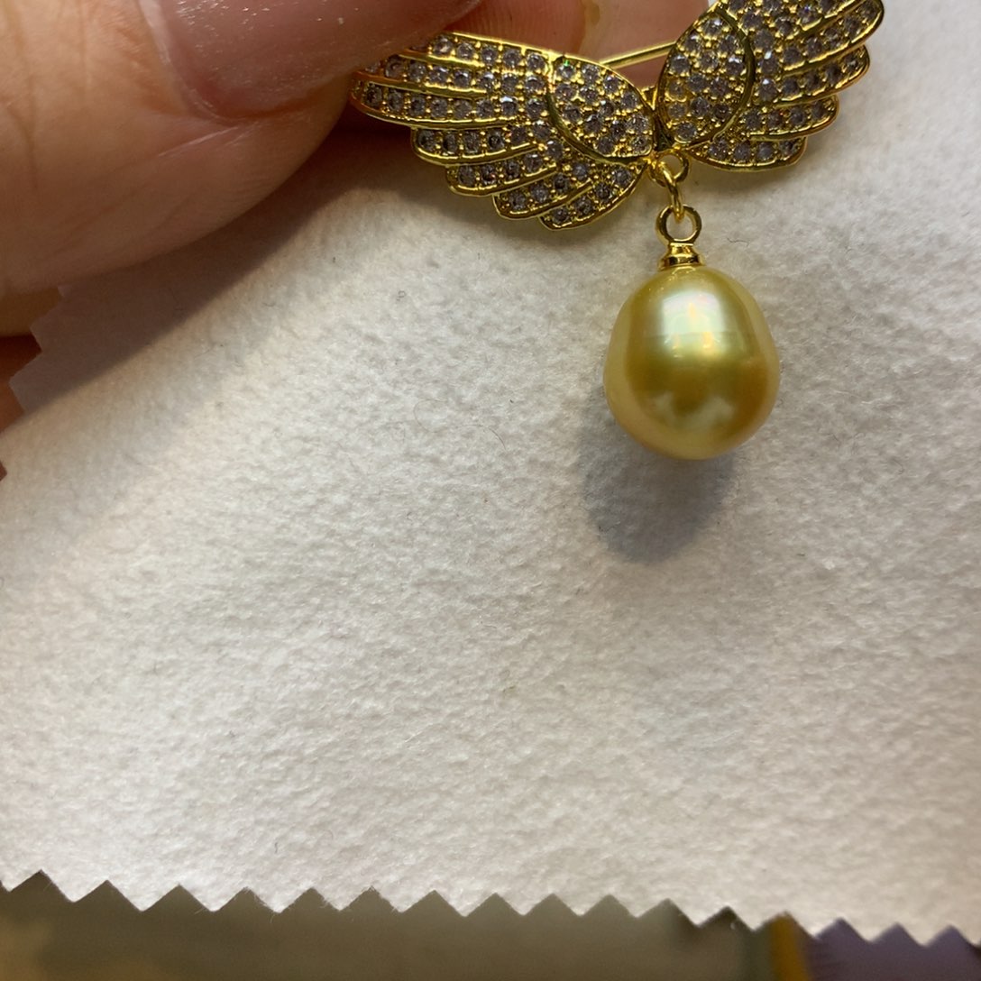 未镶嵌胸饰海水珍珠